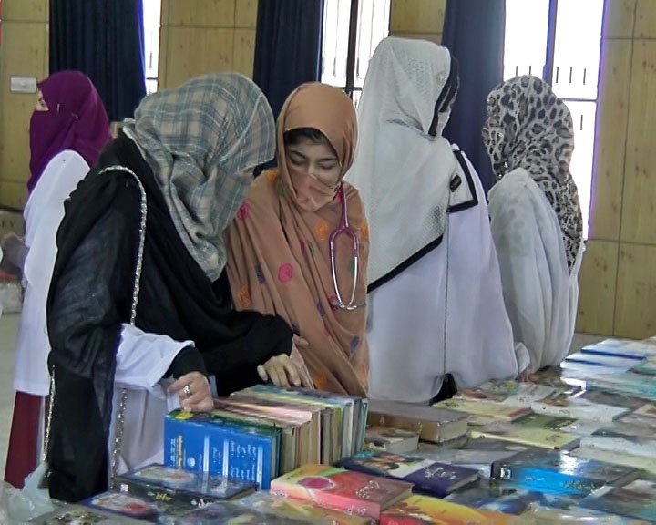 Books exhibition attracts medical students in Swat