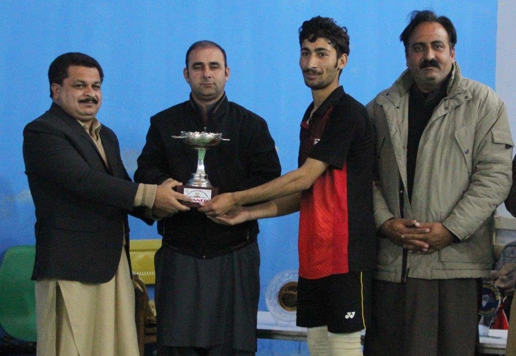 Young Hamza wins district badminton title