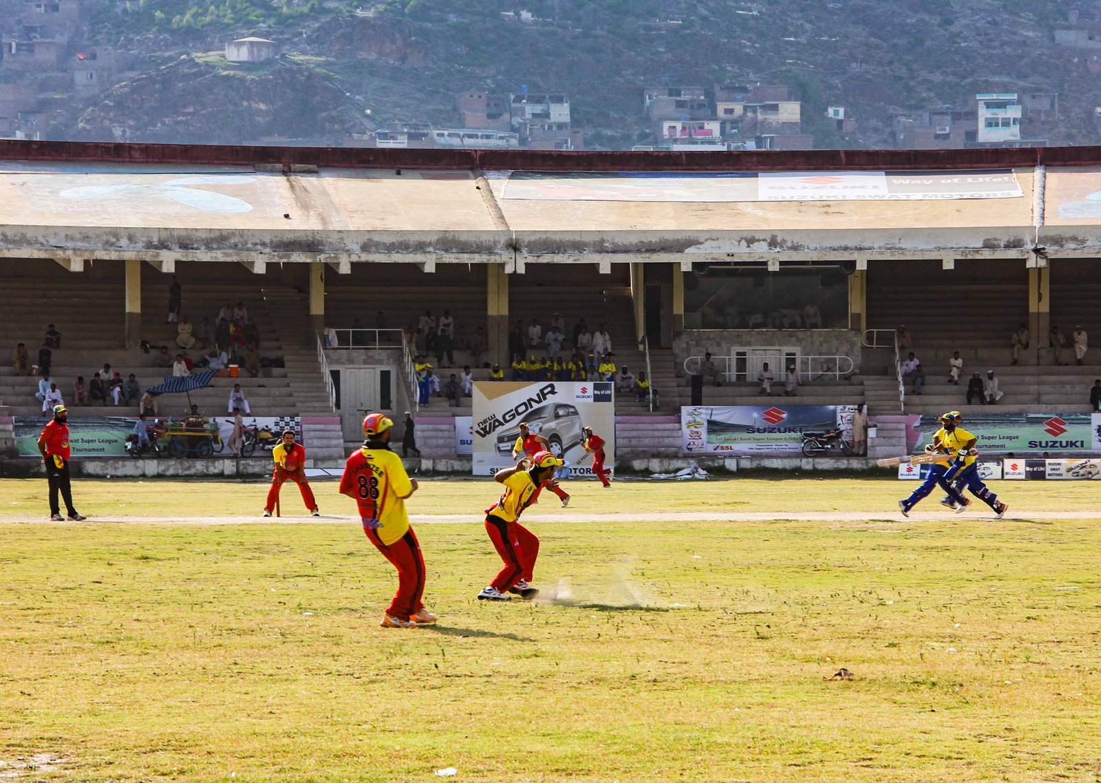 Shamezai Baryali V Elum Batoran in the final of Swat Super League