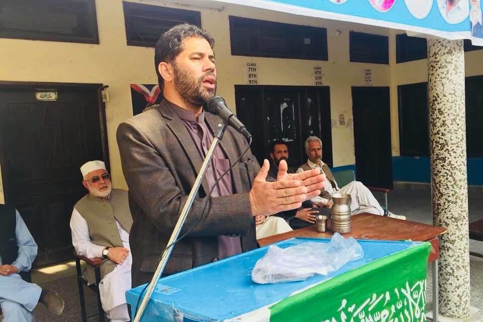 ضلع سوات میں حلقہ بندیاں ایک فرد کی مشاور ت سے کی گئی اسے مسترد کرتے ہیں۔سابق ایم پی اے محمدامین
