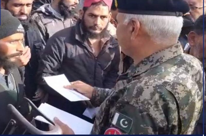 پاک فوج ملک میں تجارتی سرگرمیوں میں ملوث ہے، جو ڈبل روٹی سے لیکر گوشت اور سیمنٹ بھی بیچ رہی ہے