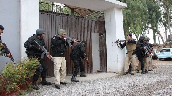 سوات پولیس کا مختلف علاقوں میں گرینڈ آپریشن جاری بڑے مقدار میں اسلحہ اور شراب برآمد