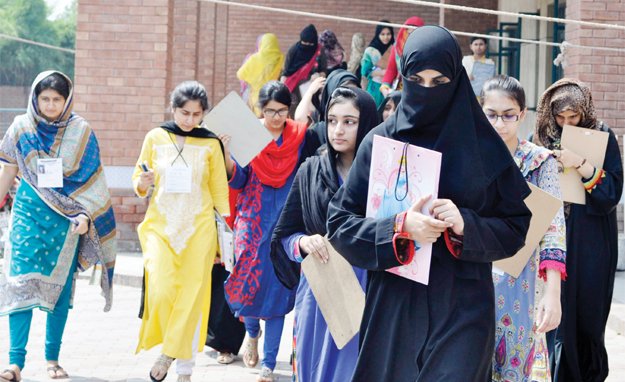 پختونخوا گرلزسیکنڈری سکولوں کی طالبات کو ماہواروظائف دینے کا فیصلہ