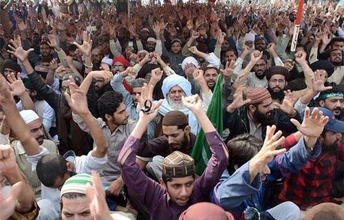 سوات میں تحریک لبیک کاتوہین رسالت کرنے والی آسیہ کی رہائی کے خلاف مظاہرہ