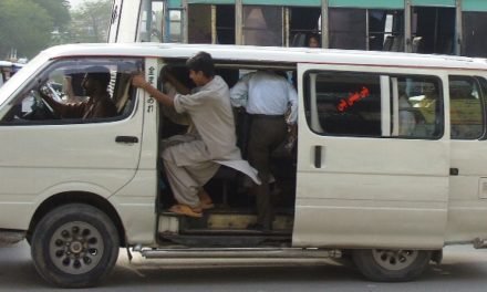 مینگورہ کرایوں میں اضافہ مسافر اور ٹرانسپورٹر دست و گریبان