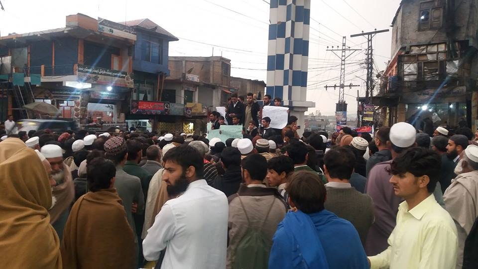سوات میں اسیہ مسیح کی رہائی کی خلاف جمعیت علماء اسلام کارکنوں کا  شدید احتجاج
