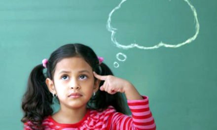 بچے کو قابل اور ذہین بنانے کے لیے اچھے اسکول اور پیسوں کی ضرورت نہیں، تحقیق