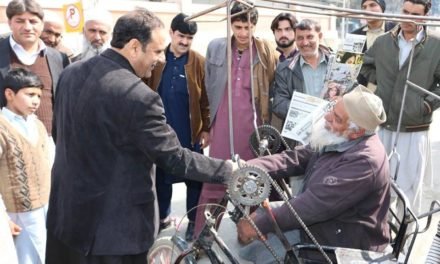 پی ٹی آئی  حکومت نے   ہسپتالوں تعلیمی اداروں،تھانوں اور پٹوار سسٹم کو غریب عوام اور طلباء کی خدمت کا پابند بنادیاہے،فضل حکیم
