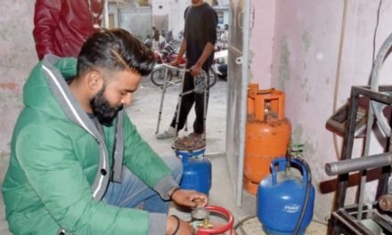 ایل پی جی کی قیمت میں 10روپے فی کلو کمی