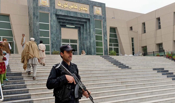 پشاور ہائیکورٹ میں تعینات ہونے والے10نئے ایڈیشنل ججز نے اپنے عہدوں کا حلف اٹھا لیا