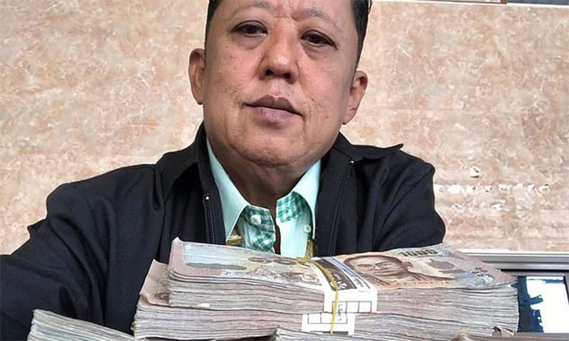 کروڑ پتی شخص کااپنی  بیٹی سے شادی کرنے والے شخص کو کروڑوں روپے اور اپنی جائیداد دینے کا اعلان