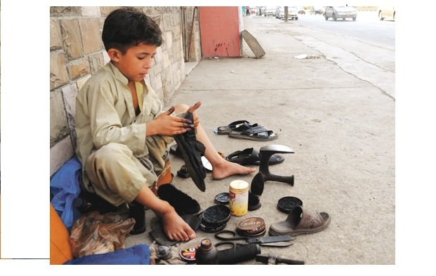 سوات میں ایک لاکھ اوناسی ہزار بچے سکول نہیں جاتے ،باہربچوں کو سکولوں میں لانا ہوگا ،ڈی ای او محمد امین