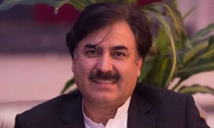 عوام مہنگے ٹماٹر کی جگہ دہی کا استعمال کریں، شوکت یوسفزئی