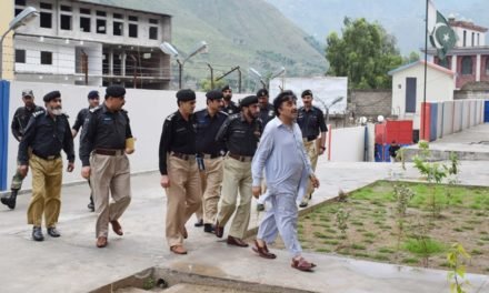پولیس فورس میں قبضہ گروپ اور دیگر جرائم پیشہ افراد کے ساتھ روابط رکھنے والوں کیلئے کوئی جگہ نہیں،سعید خان وزیر