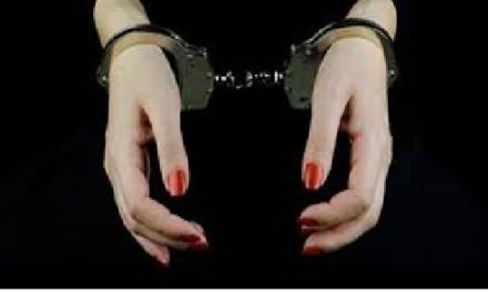 عوامی شکایات پر رحیم آباد پولیس نے مکروہ دھندہ کرنے والی خواتین سیمت5  کو گرفتار کرلیا