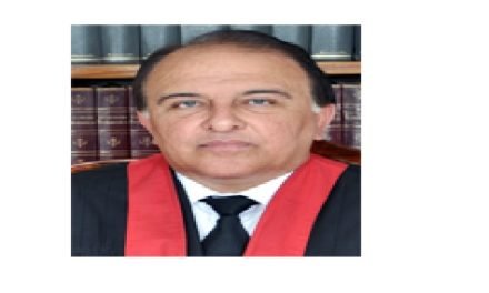 جو ڈاکٹر کام نہیں کررہے ہیں انکوائری کرکے انہیں فارغ کیاجائے،جسٹس قیصر رشید