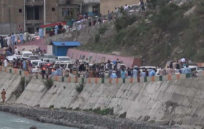 سیاحتی علاقہ مدین میں ”ٹورسٹ انٹری فیس“ کے نام پر لوٹ مار سے سیاح اور عام لوگ سخت مشکلات سے دو چار