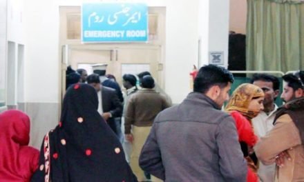 سوات سرکاری  ڈاکٹروں کی ہڑتال تاحال جاری،مریض علاج کے لئے در بدر کی ٹھوکریں کھانے پر مجبور