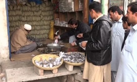سوات میں نسوار مہنگی، 65 گرام پُڑیا کی قیمت 20 روپےمقرر