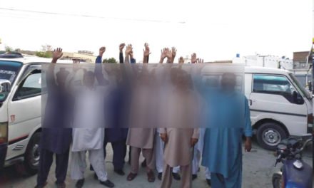 نیو جنرل بس اسٹینڈ میں  پہیہ جام ہڑتال، بکسہ اینڈ فلائنگ کوچ یونین کاٹی ایم اے مینگورہ کے سامنے  دھرنا