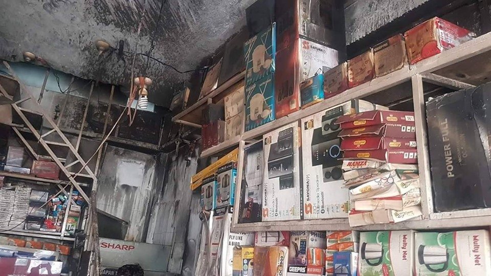 مینگورہ ، مین بازار میں الیکٹرونکس آلات کی دکان میں آگ لگ گئی،لاکھوں کا نقصان