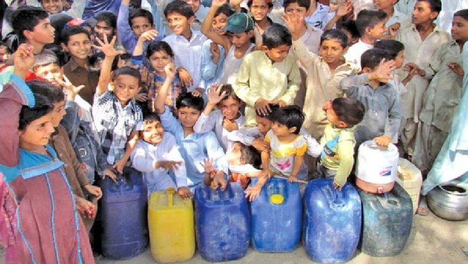 صوبائی وزیر ہاؤسنگ ڈاکٹر امجد کے حلقہ میں 30ہزار سے زائد آبادی پینے کے پانی سے محروم