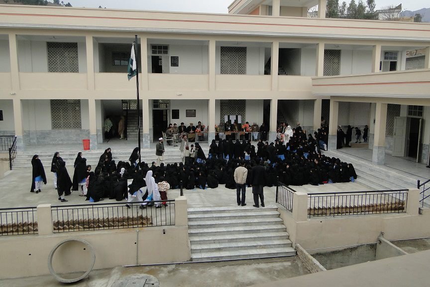 پختون خوا میں آج سے چھٹی تا اٹھویں تک مڈل اسکولز بھی کھل گئے