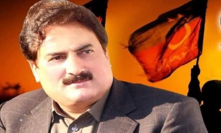 صوبے کے تمام وزراء اور کابینہ میں محب اللہ خان کو عمران خان اور محمود خان کا خراج تحسین