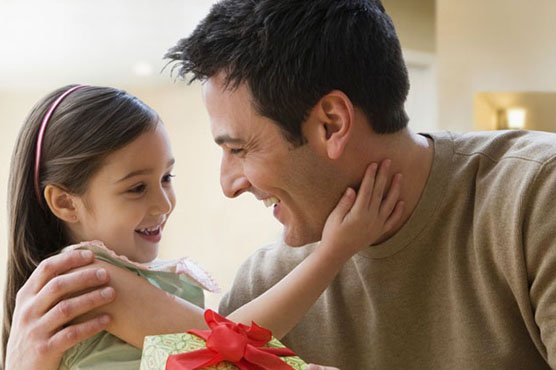 بیٹی باپ کی لاڈلی کیوں ؟ نئی تحقیق میں حیرت انگیز انکشاف