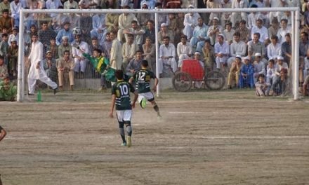 مینگورہ: پہلا وزیر اعلی  خیبر پختونخوا فٹبال چمپیئن شپ میں کرک  ٹیم نے ینگ مین  کو ہرادیا