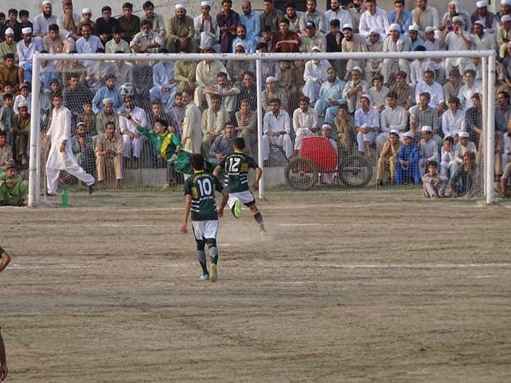 مینگورہ: پہلا وزیر اعلی خیبر پختونخوا فٹبال چمپیئن شپ میں کرک ٹیم نے ینگ مین کو ہرادیا