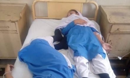 سوات سکولوں میں بچوں کو دی جانے والے کیڑوں کی دوائی سے درجنوں بچے متاثر متعدد  اسپتال منتقل