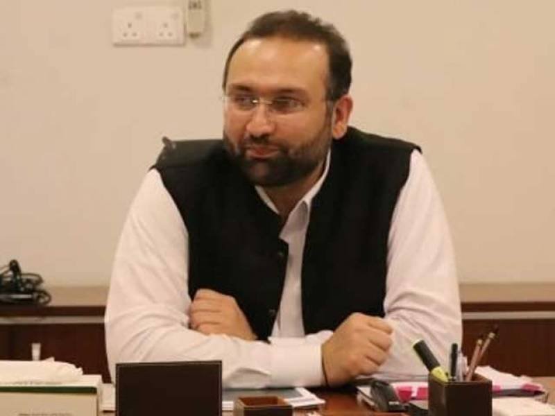 خیبرپختونخوا، ہڑتالی ڈاکٹرز باز نہ آئے تو انہیں نوکریوں سے فارغ کردیا جائے گا،وزیرصحت