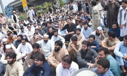 خیبرپختونخوا ،ڈاکٹروں کی ہڑتال بائیسویں روزمیں داخل،مریض پریشان