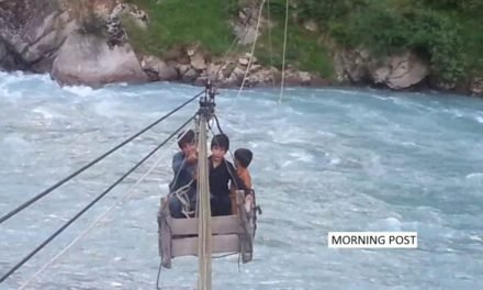 سوات،بحرین میں ڈولی چئرلفٹ کی رسی ٹوٹنے سے ایک شخص دریائے سوات میں ڈوب گیا