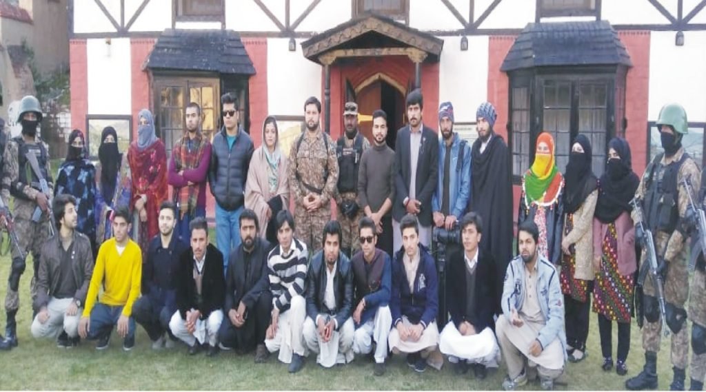 سوات کے طلباء و طالبات کو چترال۔کا دورہ کرایا گیا