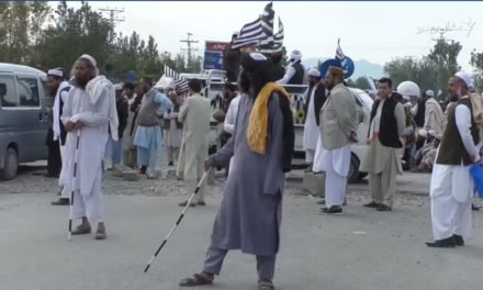 سوات ،ملاکنڈ ڈویژن میں جمعیت کے کارکنوں کا جی ٹی روڈ پر دھرنا