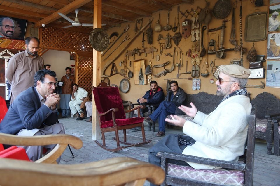 سوات کے رہائشی نے پختون ثقافت اور روایات سے اپنی محبت ظاہر کرنے کیلئے اپنے حجرہ میں نجی میوزیم قائم کرلیا