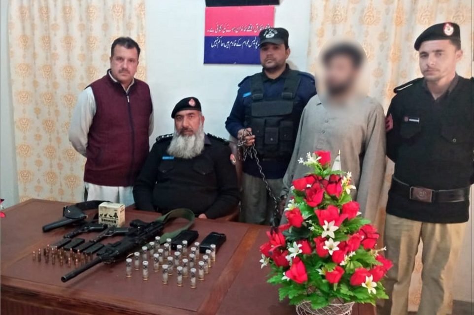 سوات پولیس کی کاروائی گوڑڑا چیک پوسٹ پر کبل کے رہائشی سے اسلحہ برآمد