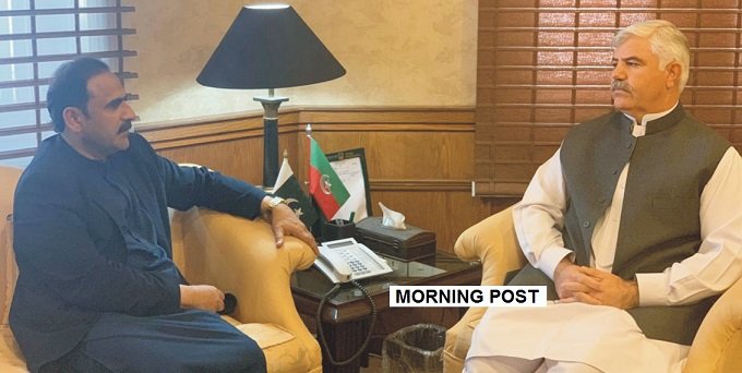 فضل حکیم خان کا پشاورمیں وزیراعلیٰ خیبرپختونخوا محمودخان سے ملاقات