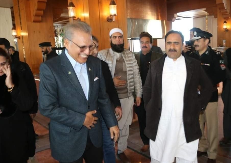 صدر پاکستان ڈاکٹر عارف علوی کا مالم جبہ سوات پہنچنے پر تپاک استقبال