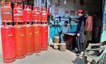 ایل پی جی کی قیمت میں 12.38 روپے فی کلو گرام کمی
