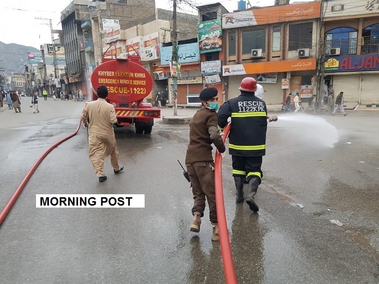 کورونا وائرس: سوات ریسکیو 1122 کے طرف سے مختلف علاقوں میں سپرے مہم جاری