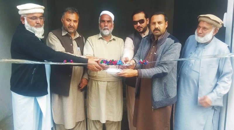 سوات علاقہ  سمبٹ میں  بے سہارا یتیم نوجوان کے لئے ویلڈنگ کی دکان قائم