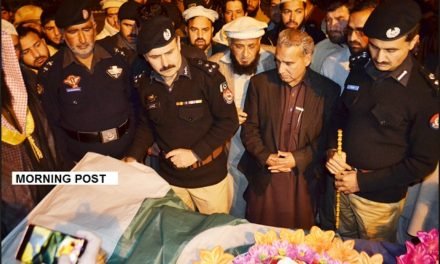 نامعلوم مسلح افراد کے ہاتھوں شہید ہونے والا کانسٹیبل عمران خان آبائی گاؤں میں سپرد خاک