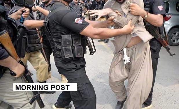 مینگورہ بائی پاس واقعے میں شہید باپ بیٹے کے گھر پررحیم آباد پولیس کا دوبارہ چھاپہ، بیٹے کو تشدد کا نشانہ بنا ڈالہ