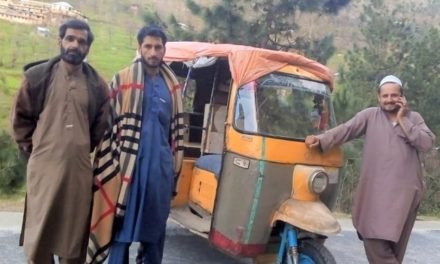 کراچی سے ضلع شانگلہ تک کا سفر رکشے پر