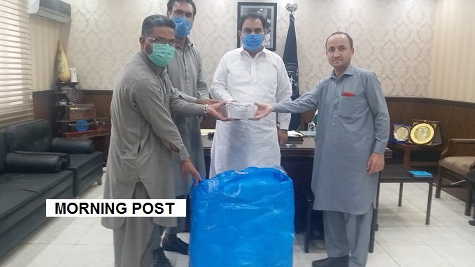 سوات ،امریکہ میں مقیم پاکستانی خاتون نے لیڈی ہیلتھ ورکز کیلئےحفاظتی لباس عطیہ کردیا