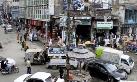 سوات لاک ڈاون میں مزید نرمی عوام نے عیدالفطر کیلئے خریداری شروع کردی