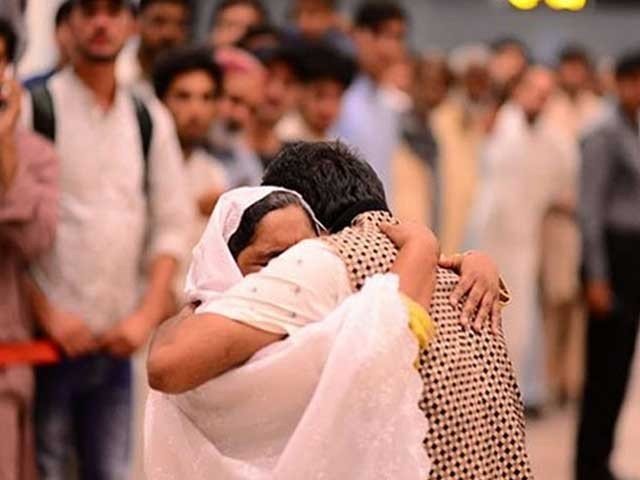ملائیشیا کی جیلوں میں قید  پاکستانی رہا، سینکڑوں وطن واپس پہنچ گئے